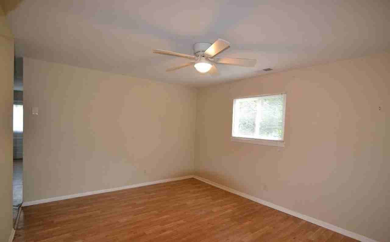 7200 Longstreet Dr - Photo 7 of 12