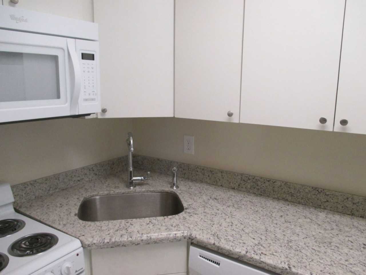 Royal Palm Apartments of Hollywood - Photo 4 of 10