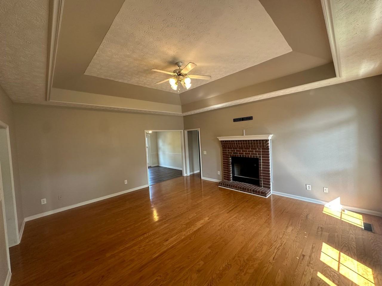 3222 Briarhill Ct - Photo 3 of 21