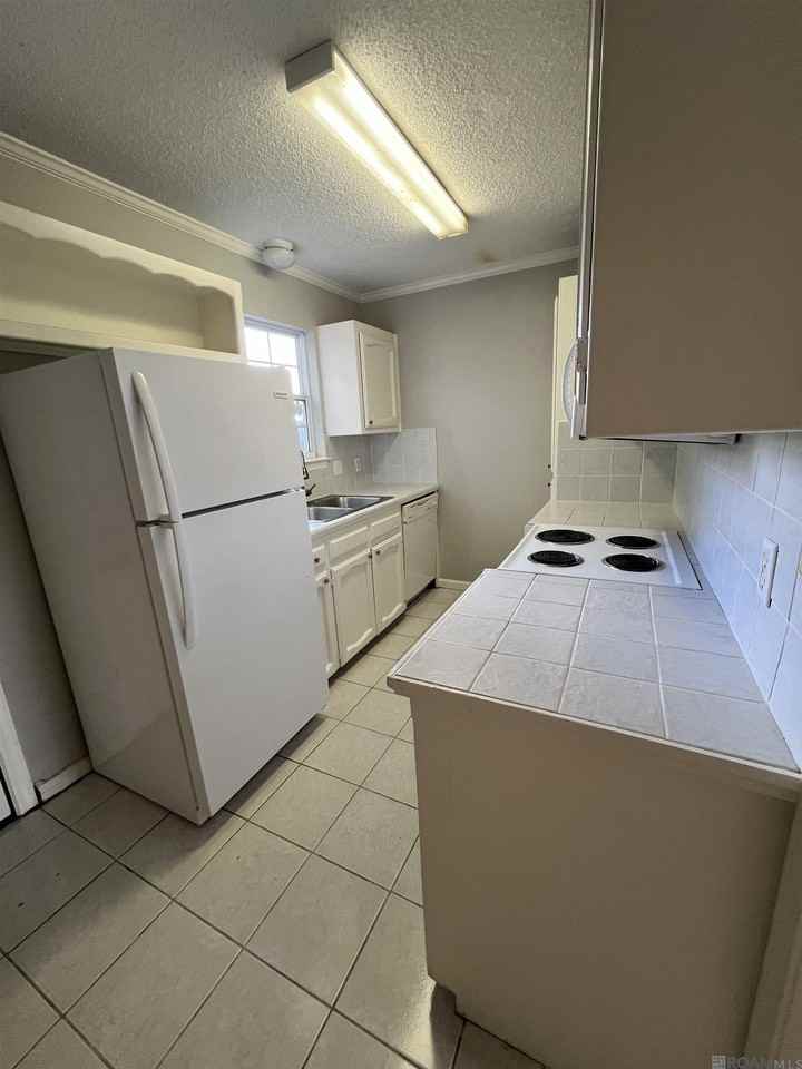 10064 Jefferson Highway #B - Photo 4 of 8