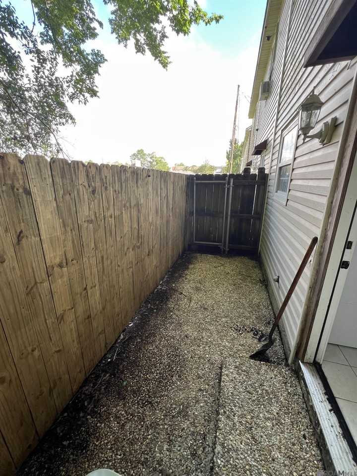 10064 Jefferson Highway #B - Photo 5 of 8