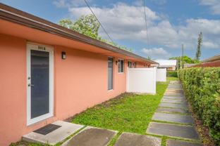 5918 Pierce St - Photo 1 of 1
