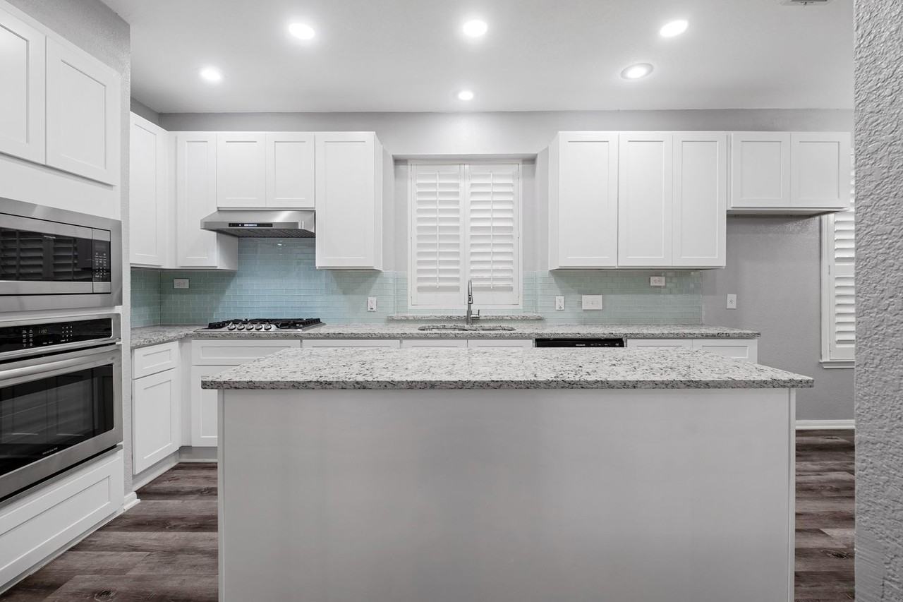 13556 Anarosa Loop - Photo 5 of 37