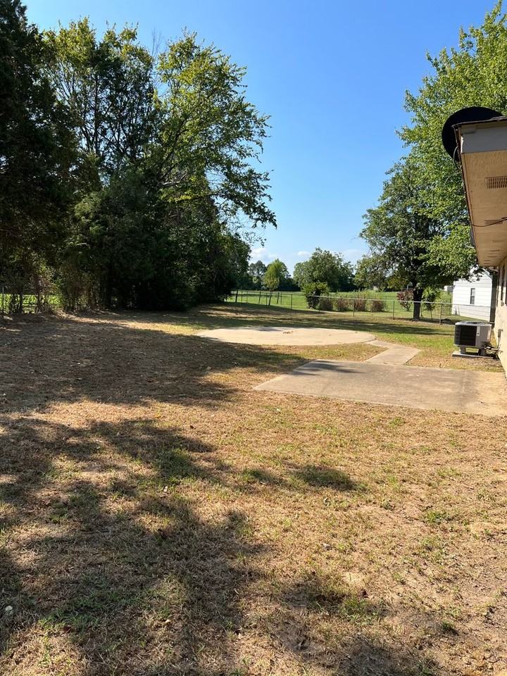 207 S 45th St - Photo 2 of 14