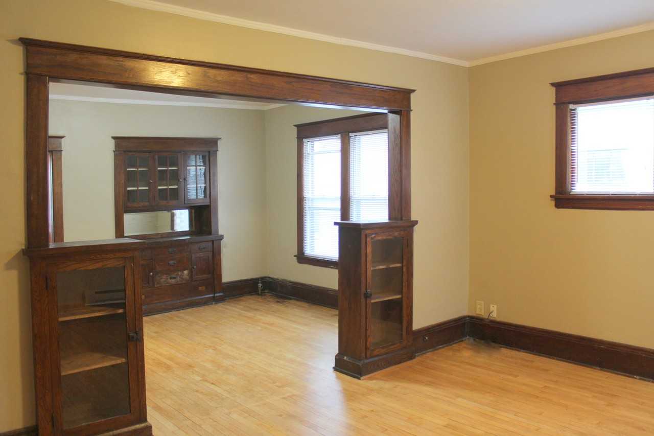 283-289 Bates Avenue - Photo 2 of 28