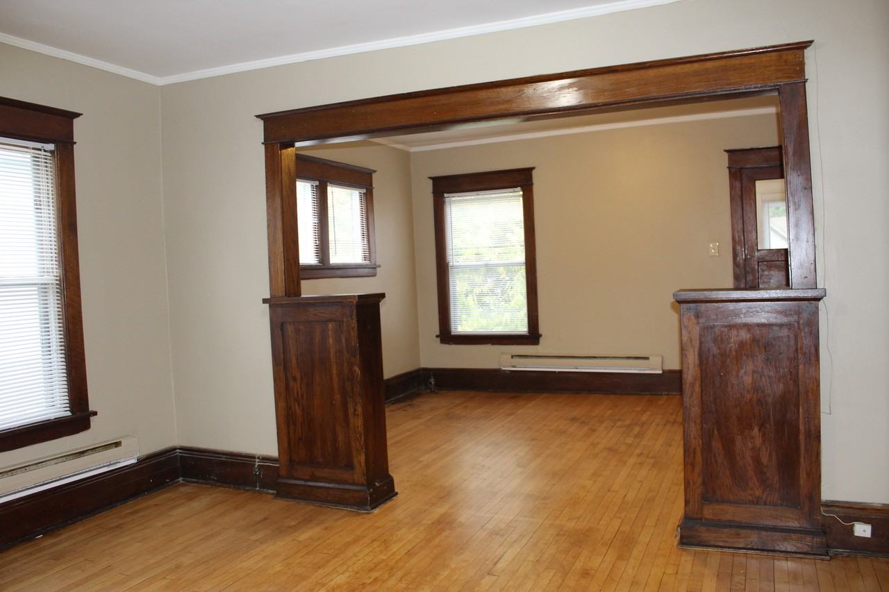 283-289 Bates Avenue - Photo 3 of 28