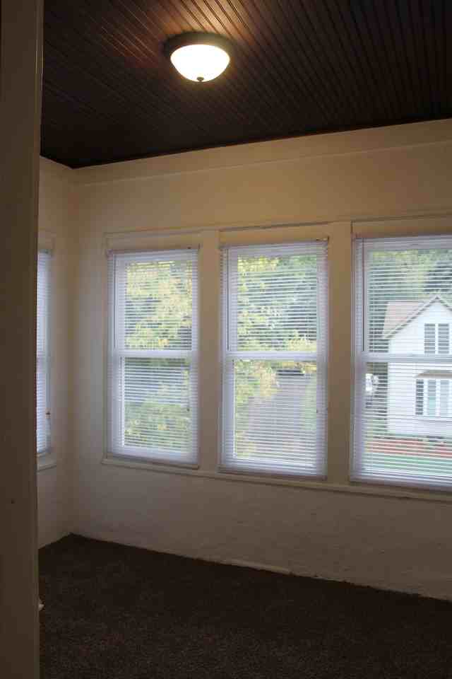 283-289 Bates Avenue - Photo 5 of 28