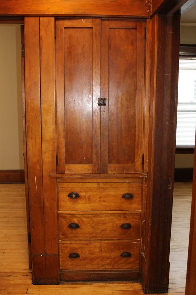 283-289 Bates Avenue - Photo 7 of 28
