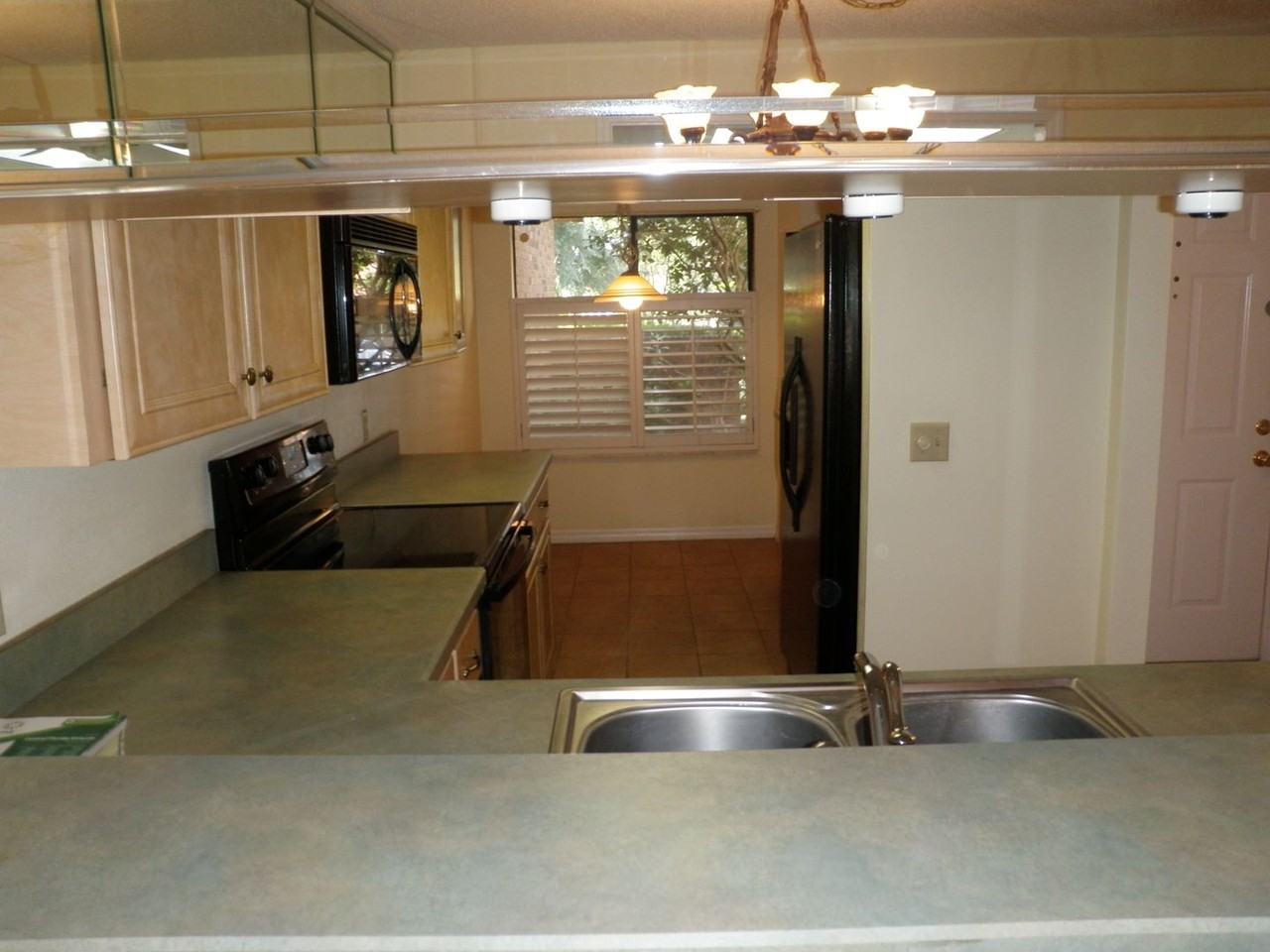 333 Golfside Cv - Photo 3 of 12