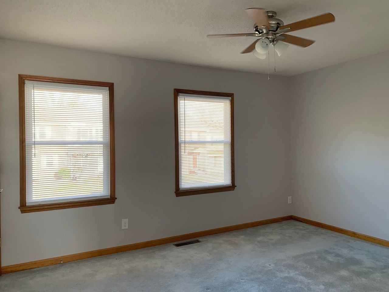 6663 Briarfield Ave - Photo 4 of 16