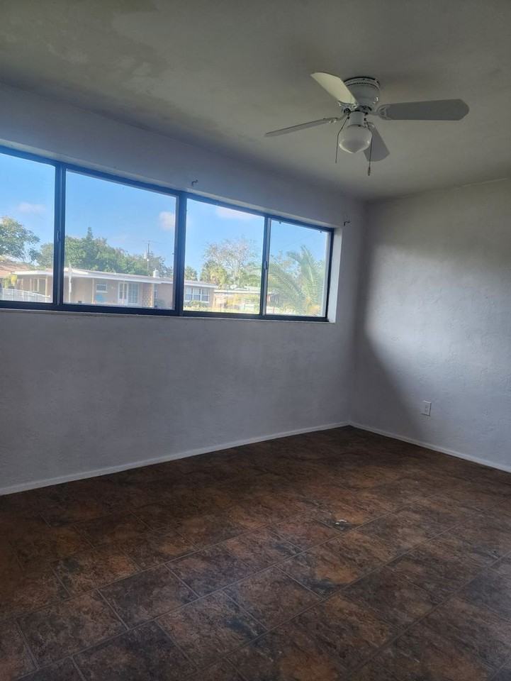 1315 Hillcrest Dr - Photo 5 of 9