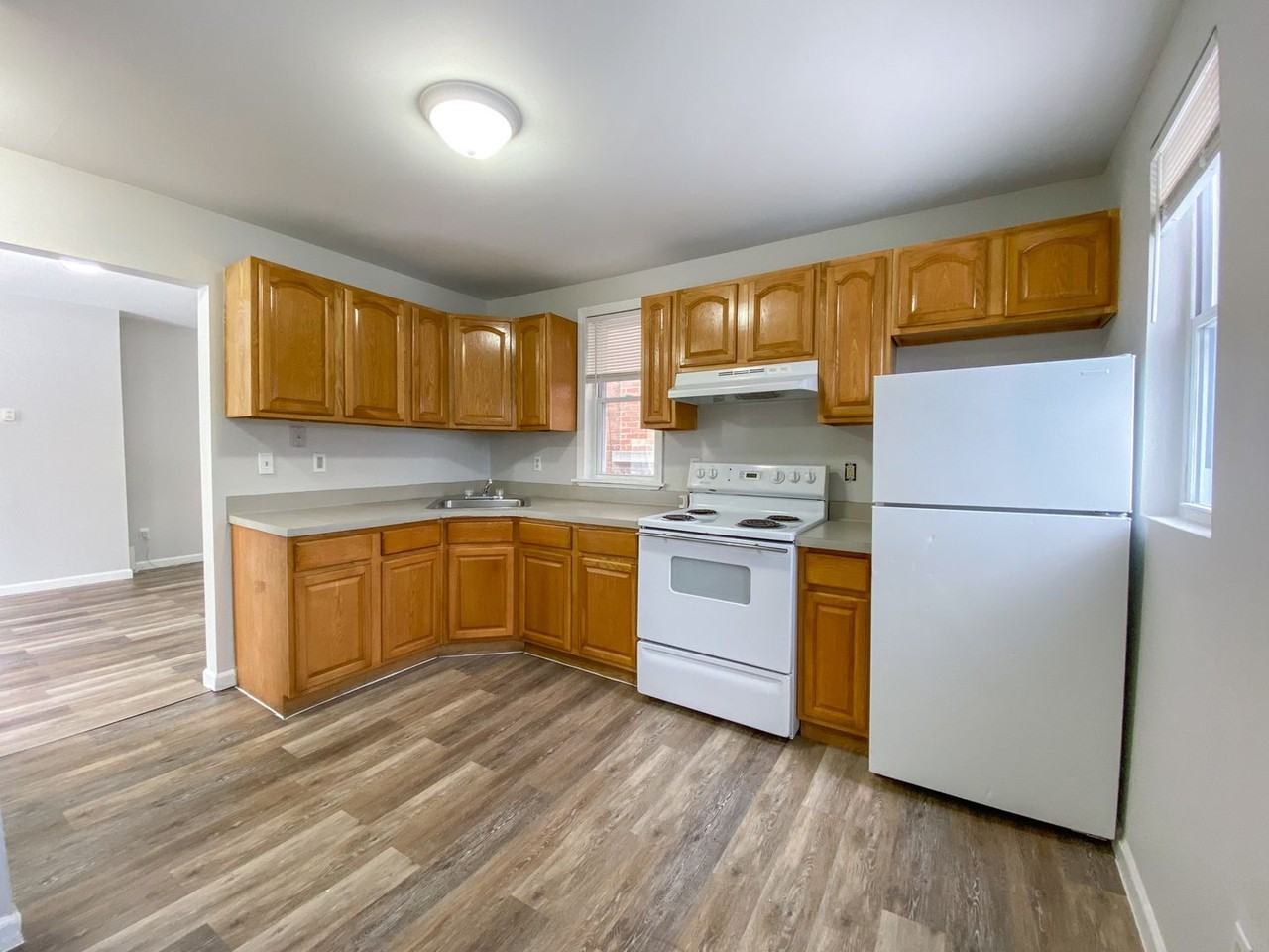 158 Ward St - Photo 2 of 31