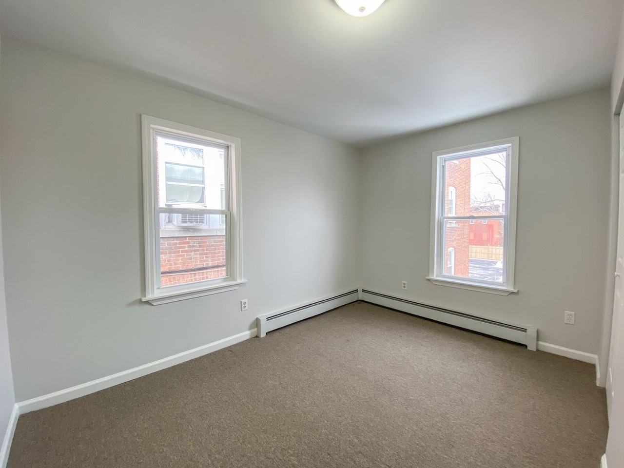 158 Ward St - Photo 2 of 31