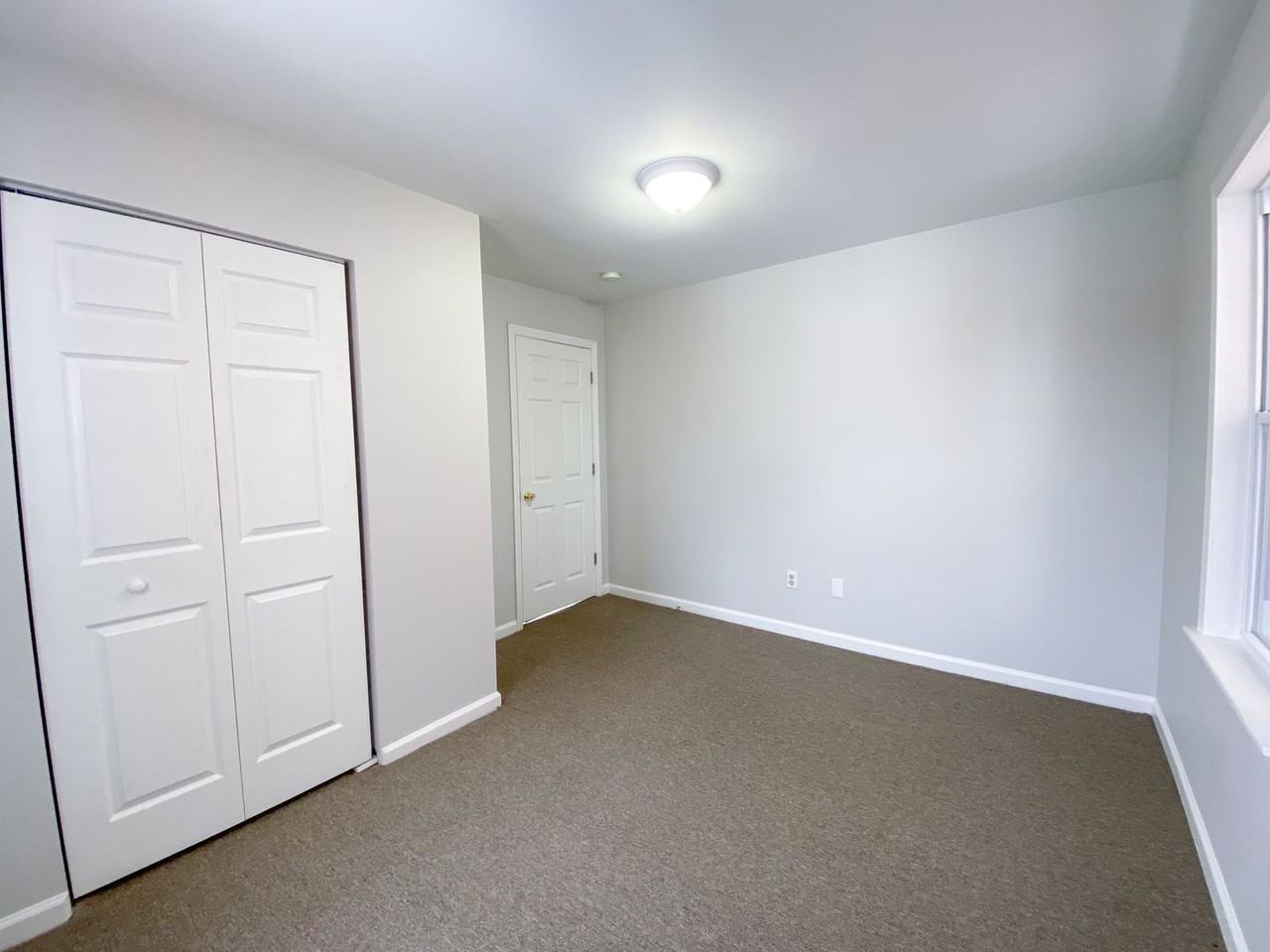 158 Ward St - Photo 5 of 31