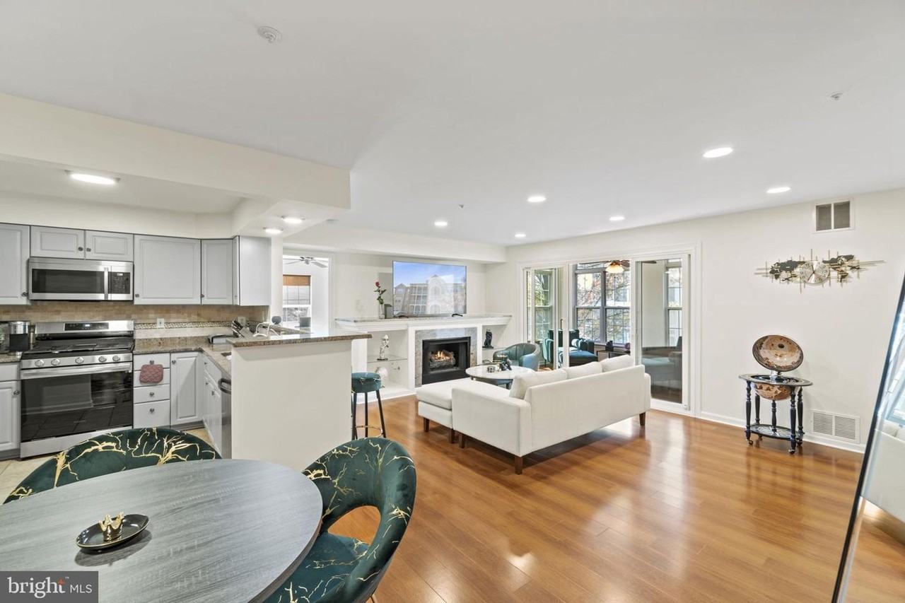 6601 Thackwell Way Unit I - Photo 4 of 22