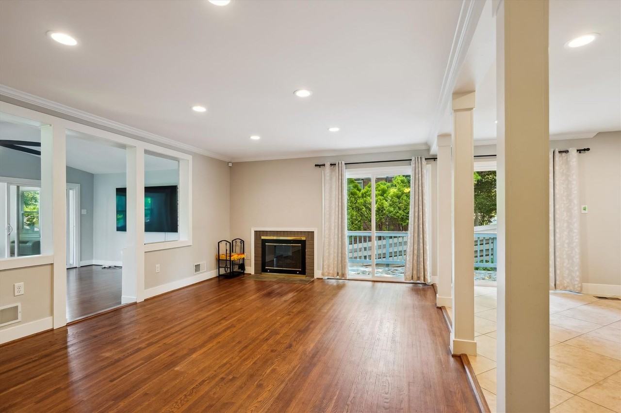 3829 Denfeld Ave - Photo 2 of 28