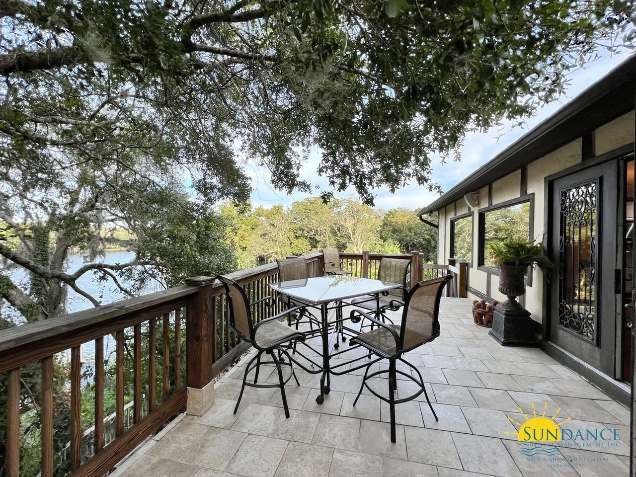 14 Racetrack Rd Ne #A