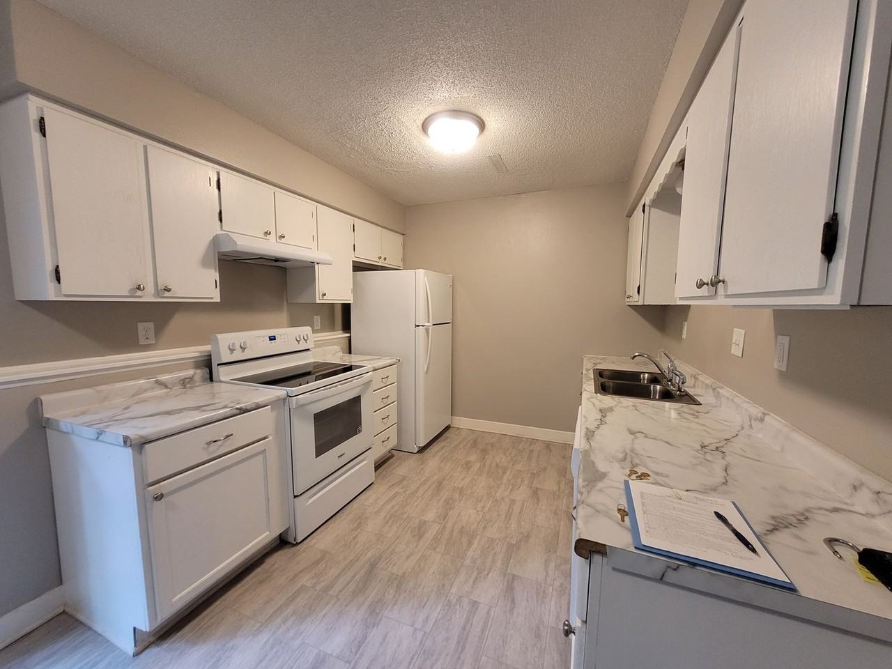 3611 E 41st St - Photo 3 of 20