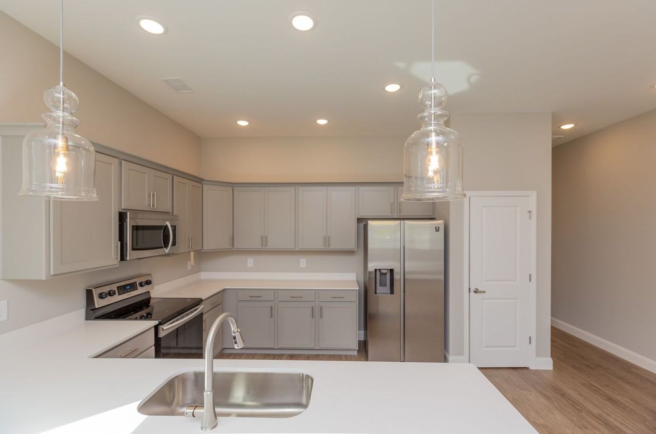 4731 Stunner Ln - Photo 5 of 24