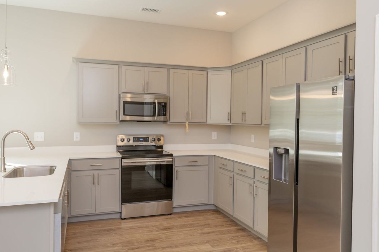 4731 Stunner Ln - Photo 7 of 24