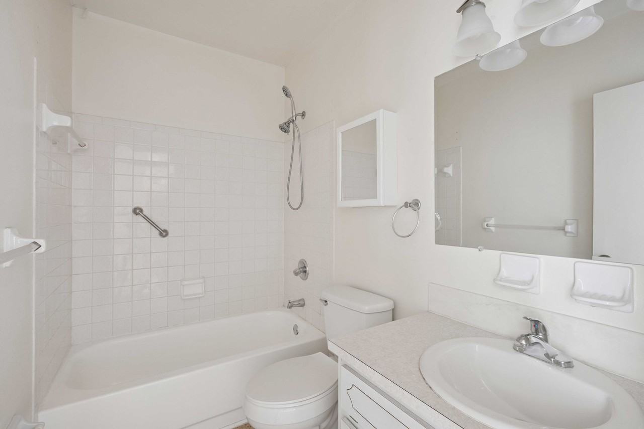 Regency Townhomes - Photo 5 of 7