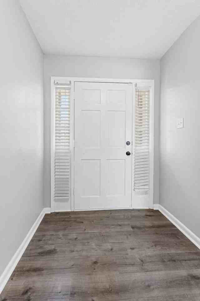 2205 Gornto Rd - Photo 4 of 27