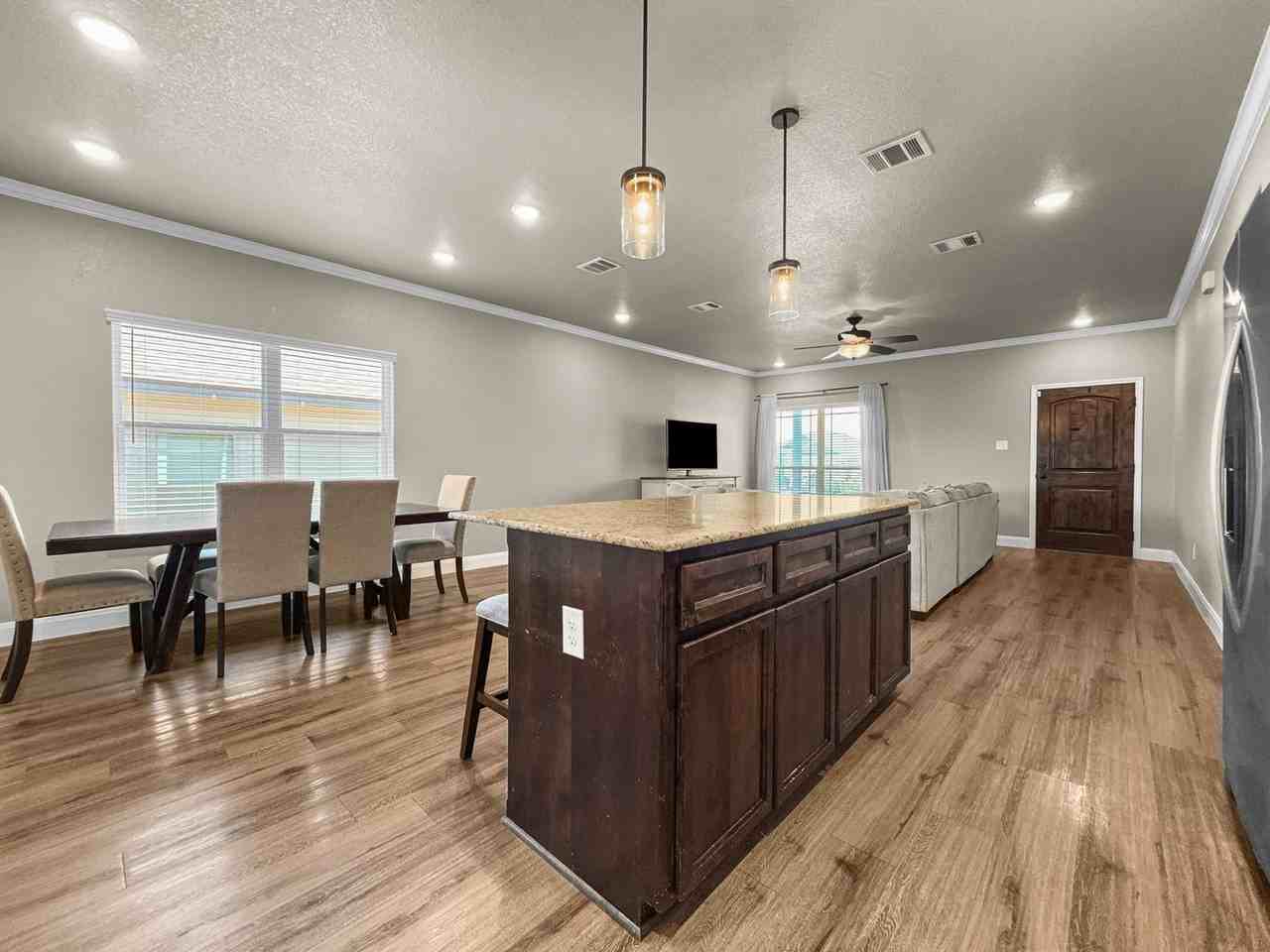 1606 Black Kettle Trl - Photo 3 of 16
