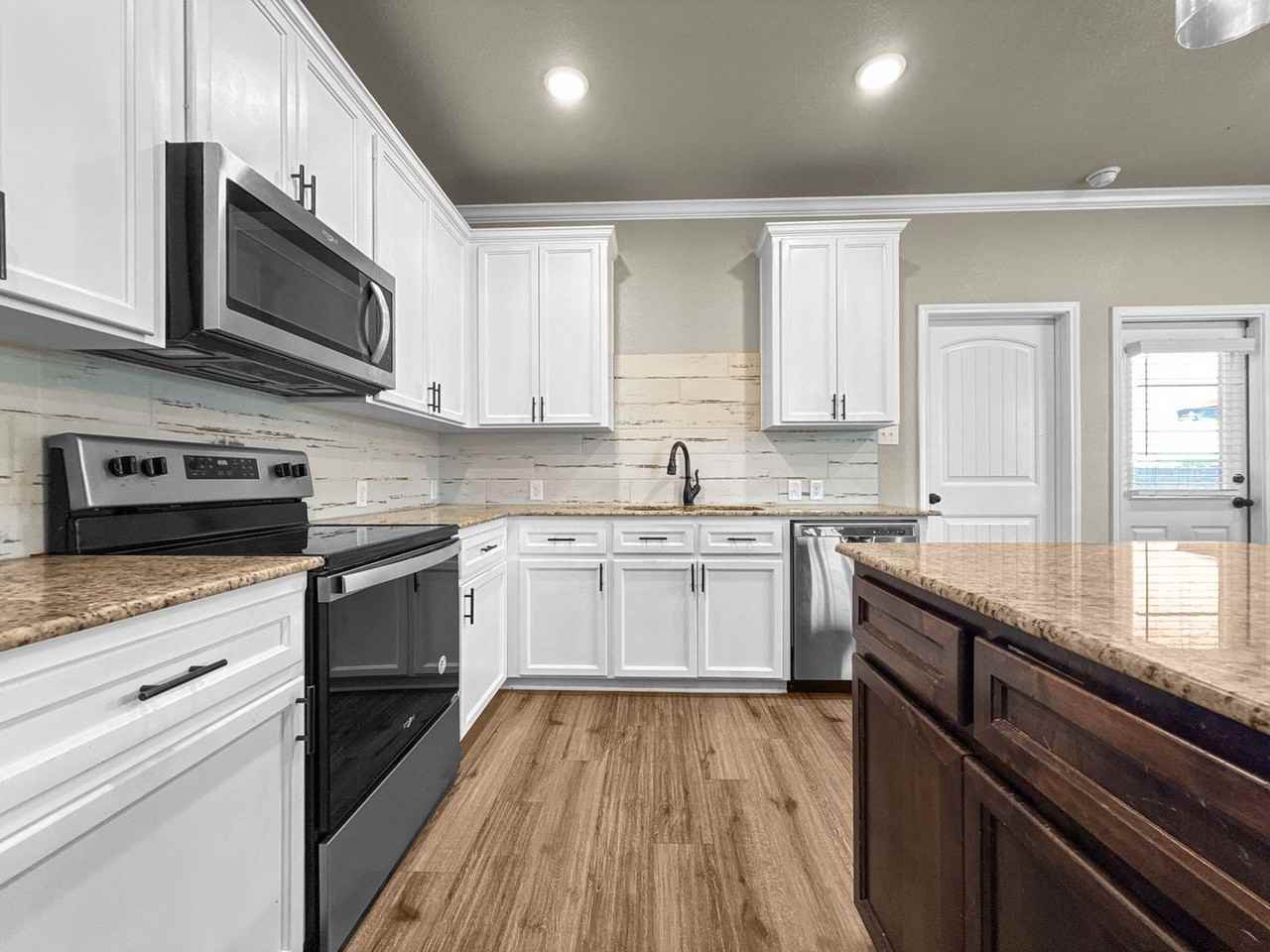 1606 Black Kettle Trl - Photo 7 of 16