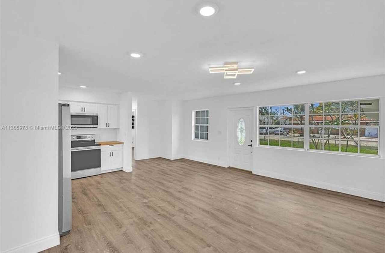 1150 Sw 46th Ave - Photo 3 of 18