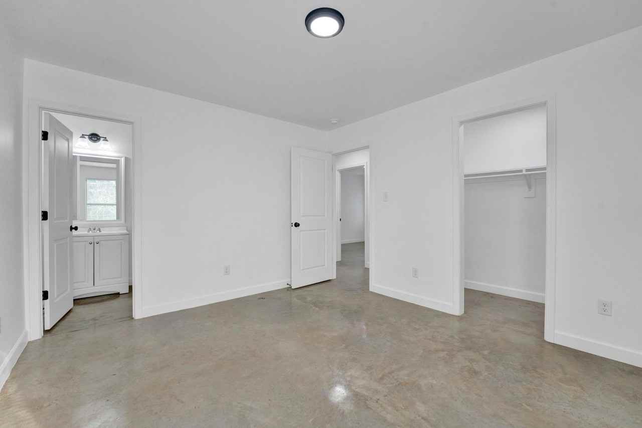 1648 Gill Ave - Photo 2 of 4