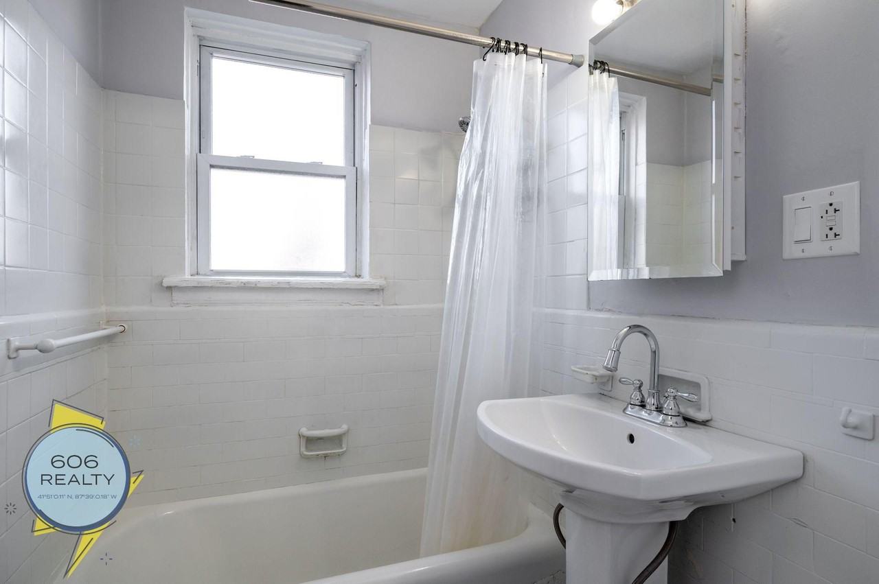 6930 N Greenview Ave #508 - Photo 3 of 6