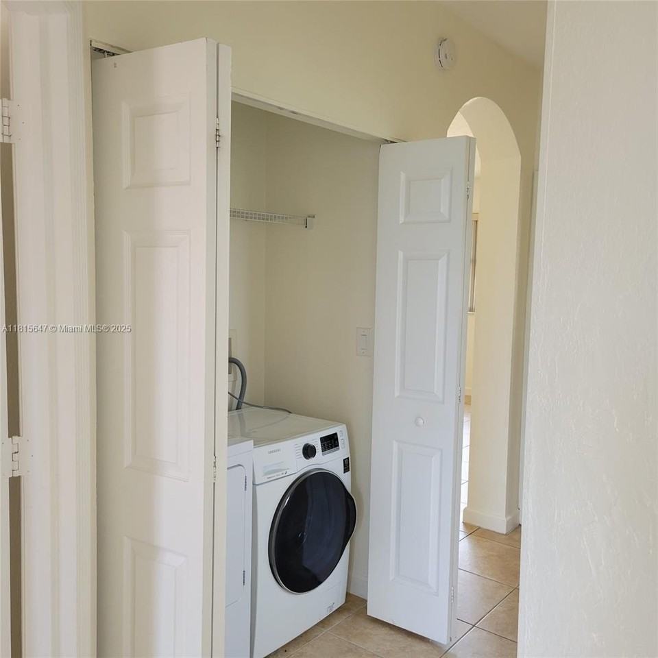 1480 Northeast 33rd Avenue #210 - Photo 4 of 16