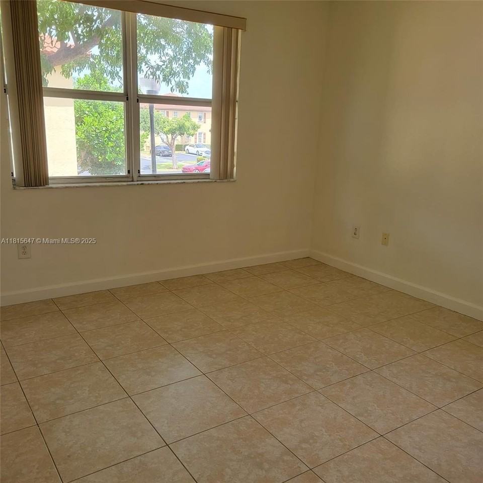 1480 Northeast 33rd Avenue #210 - Photo 5 of 16