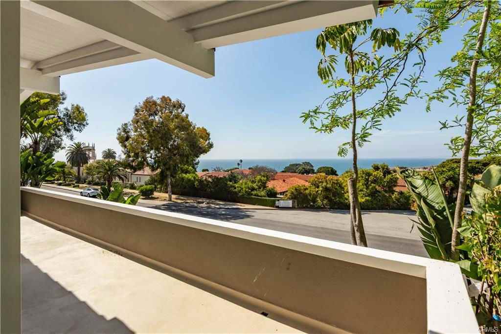 360V Via Almar - Photo 3 of 8