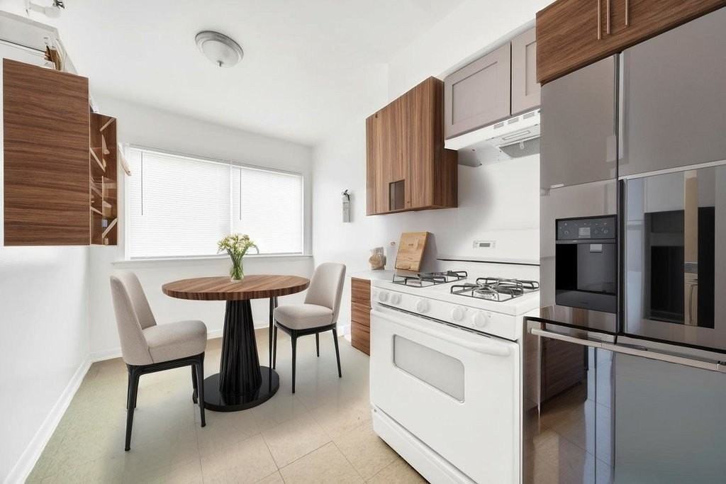 16052 Halsted St #2 - Photo 4 of 13