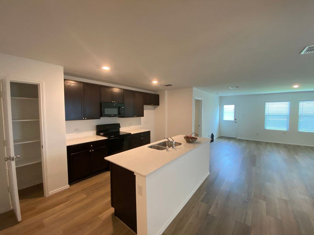 5501 Lavender Dr - Photo 3 of 19