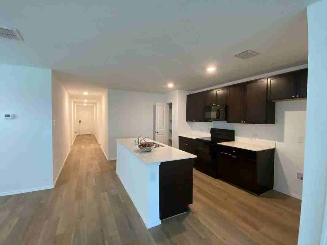 5501 Lavender Dr - Photo 4 of 19