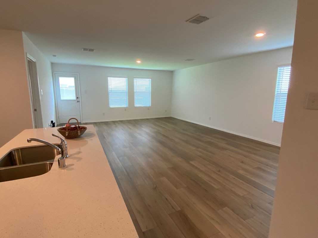 5501 Lavender Dr - Photo 5 of 19