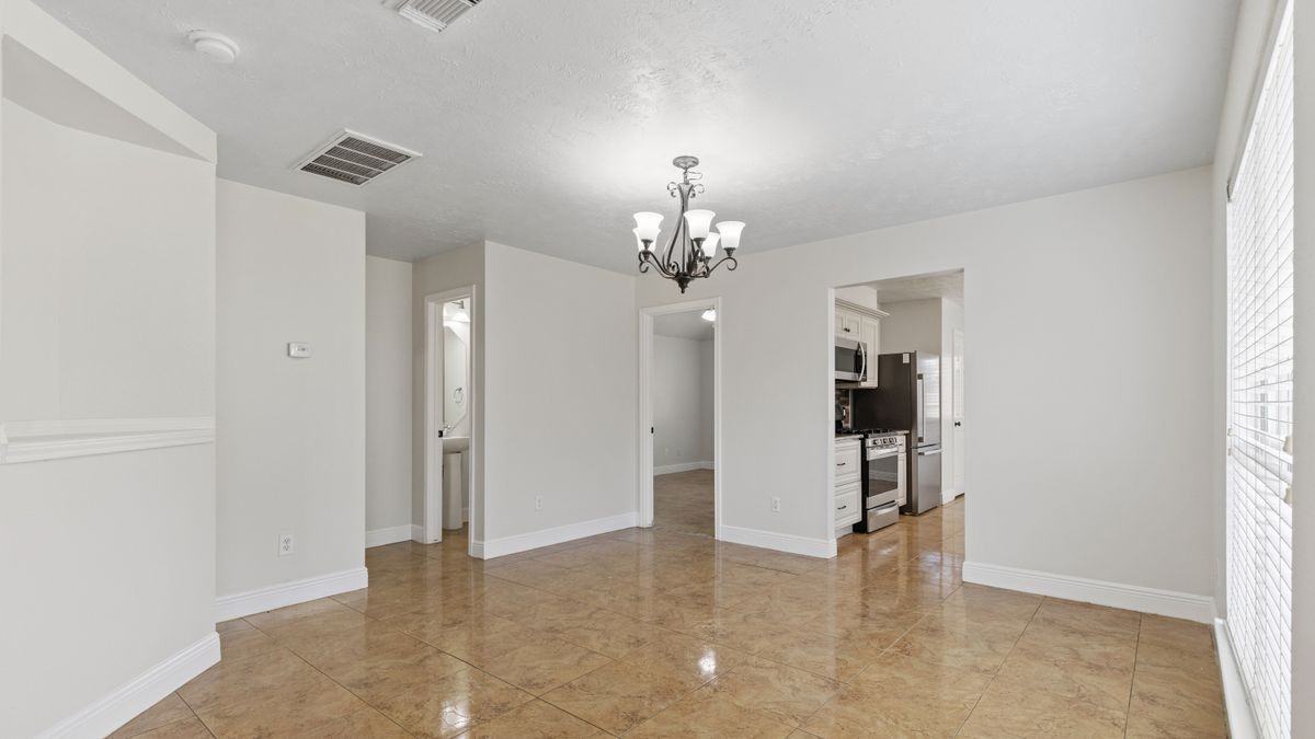4602 Garden Meadow Dr - Photo 4 of 27