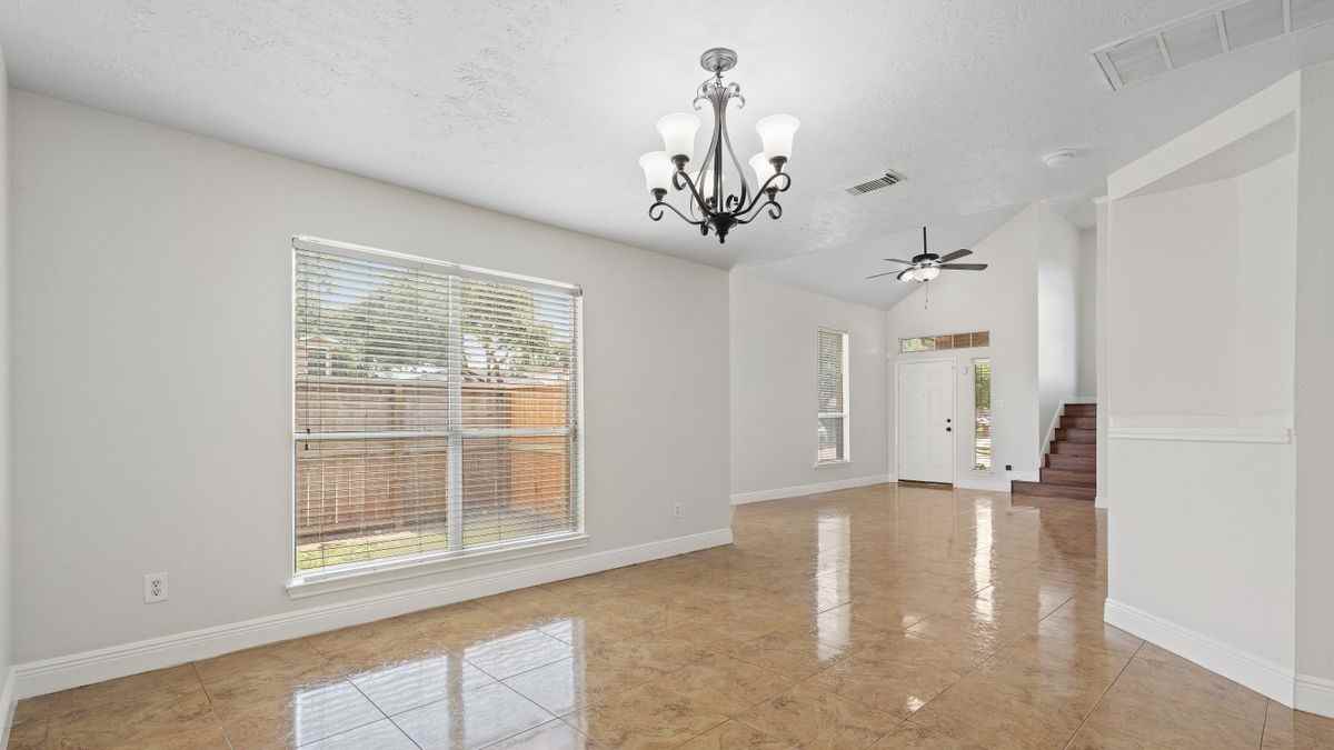 4602 Garden Meadow Dr - Photo 5 of 27