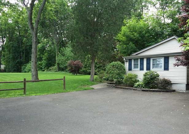 41 Wyckoff Ave - Photo 3 of 15