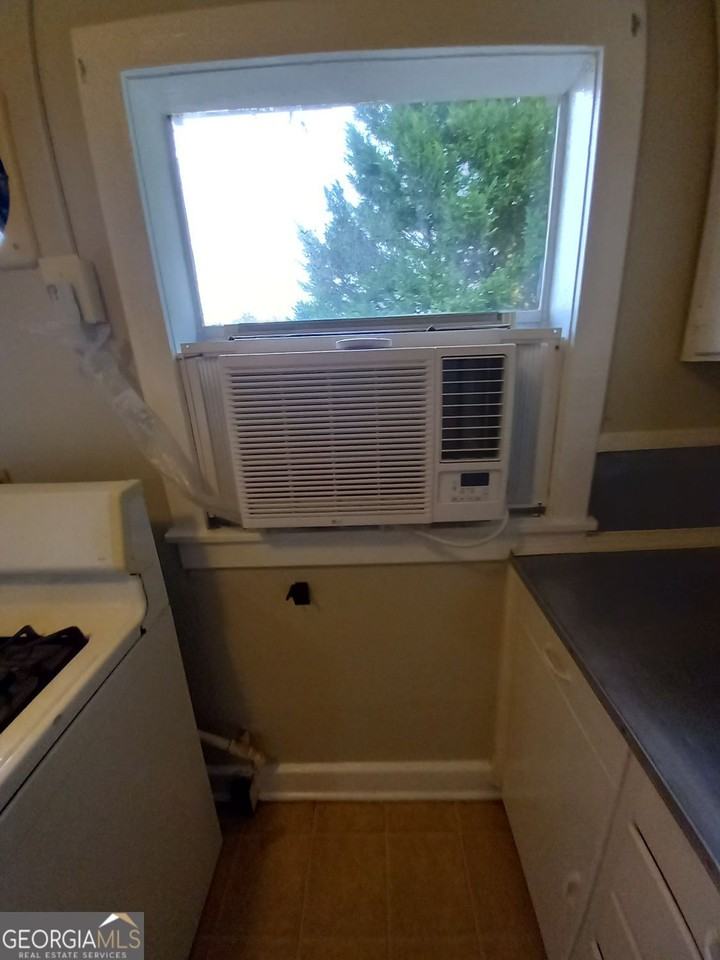 224 Marshall St - Photo 6 of 15