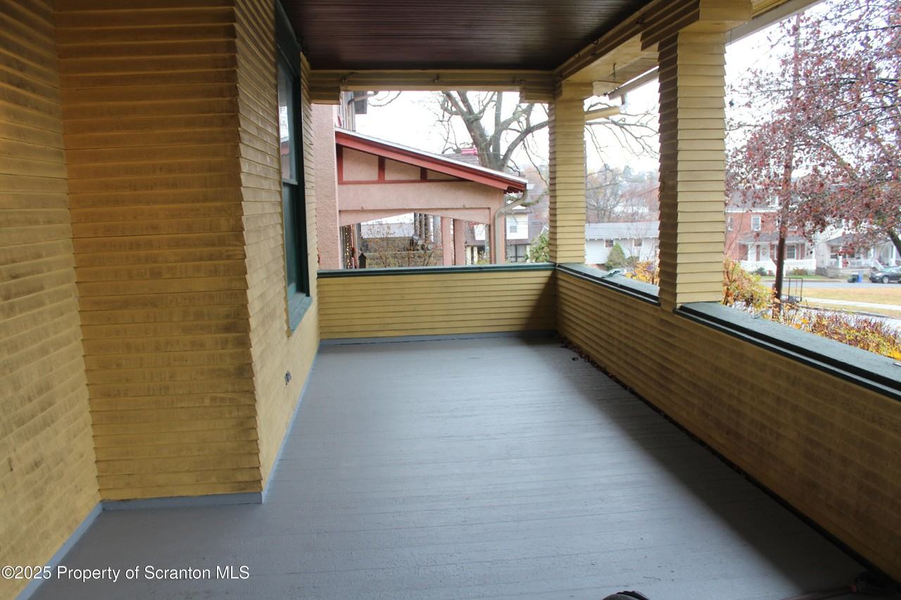 220 Colfax Ave - Photo 2 of 16