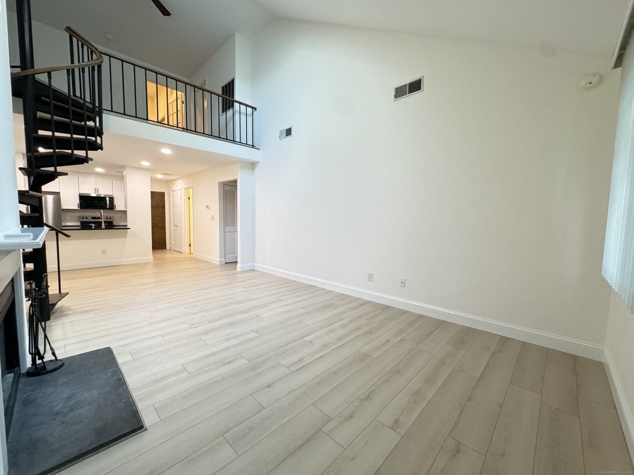 1500 Bedford St - Photo 5 of 32