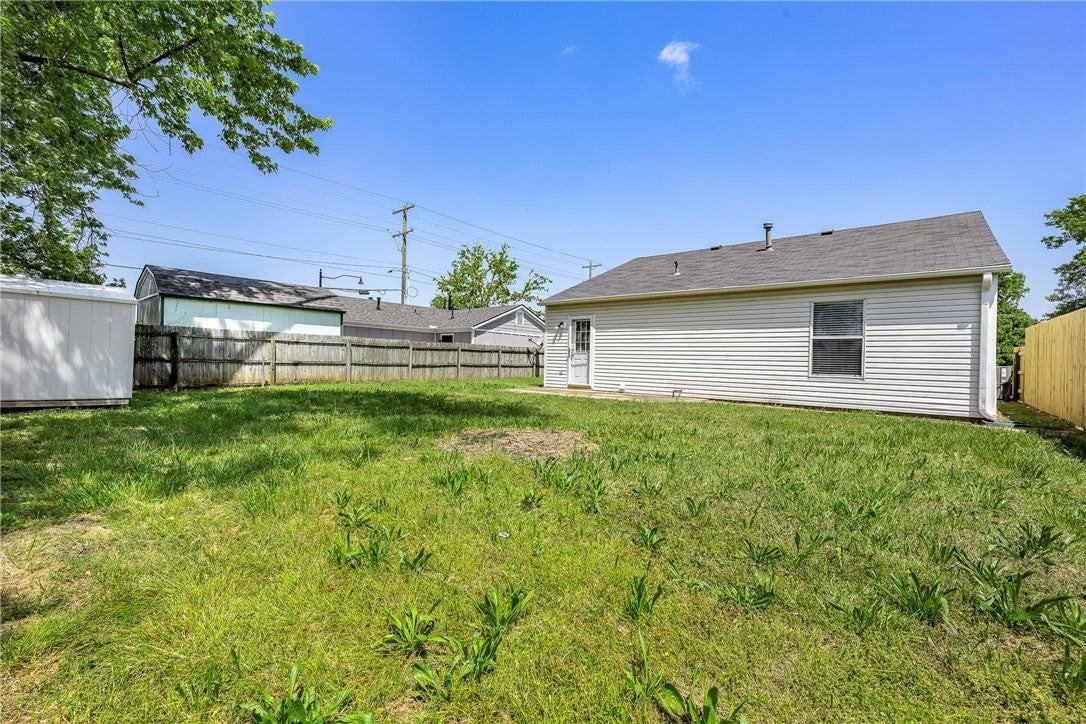 2502 Parkcrest Dr - Photo 4 of 20