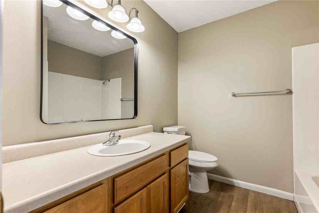 2502 Parkcrest Dr - Photo 6 of 20