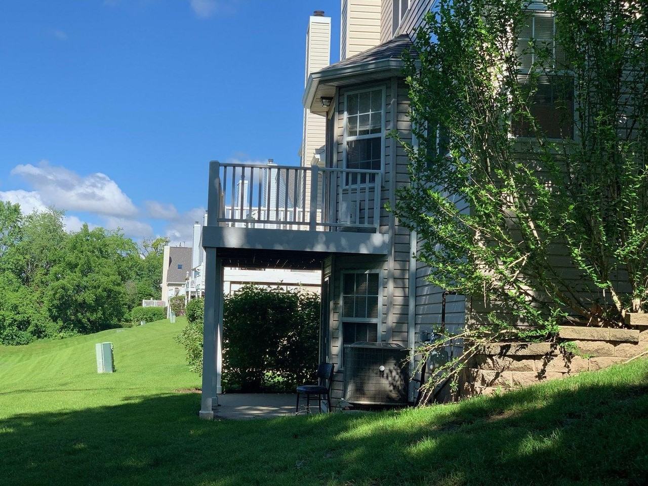 257 Rainier Way - Photo 4 of 16