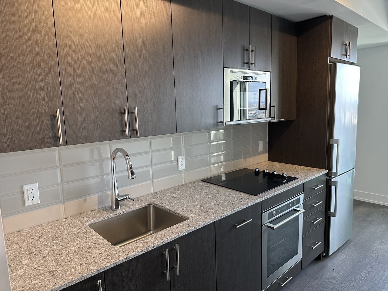 1019 2550-1019 Simcoe St. N - 1 #1 - Photo 5 of 13