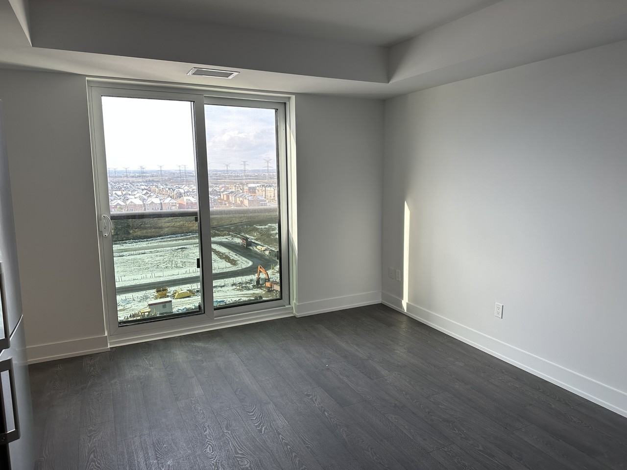 1019 2550-1019 Simcoe St. N - 1 #1 - Photo 7 of 13