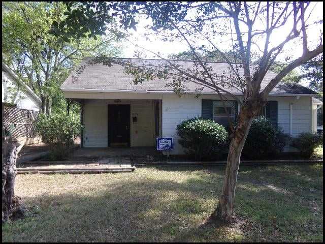 1705 Lilac Cir - Photo 3 of 10